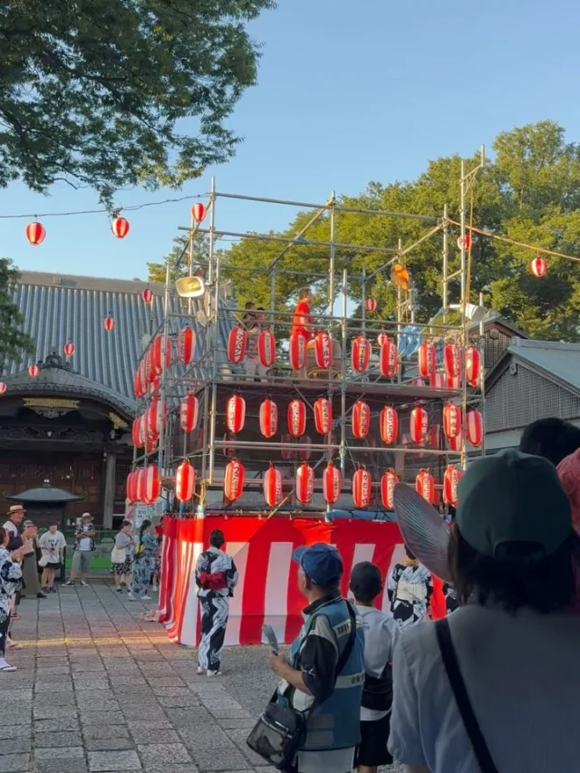 .
.
【田無納涼盆踊り大会。7月30日、31日】

7月30日午後6時から、田無納涼盆踊り大会が開催されました。
主催は田無商業協同組合さん。地域に根ざした夏の恒例行事です。

今年は初めて会場を少し広げて、
おばけ屋敷やお子さま向けのコーナーも充実。

夜8時から藤原浩さんの歌謡ショーも開催され、
会場は大きな拍手に包まれました。

私自身も、子どもの頃から楽しみにしていたこのお祭り。

昨年から運営体制が変わり、
今回は新体制での第2回目の開催でしたが、
商協さんをはじめ、地域の若い世代が力を合わせて、
出店や企画を運営しています。

外部の出店はなく、すべてが地域発信のあたたかいお祭りとなってます。

たくさんのご来場、ありがとうございました！

明日もお待ちしています。

#田無納涼盆踊り大会 

#西東京市 
#西東京市長
#西東京市副市長
#田無商業協同組合 
#地域の夏まつり 
#藤原浩　さん 
 #お化け屋敷 
#こどもコーナーも充実 
#地域でつくるお祭り 
#夏の思い出
#大好きです西東京
#魂舞会 
#谷戸