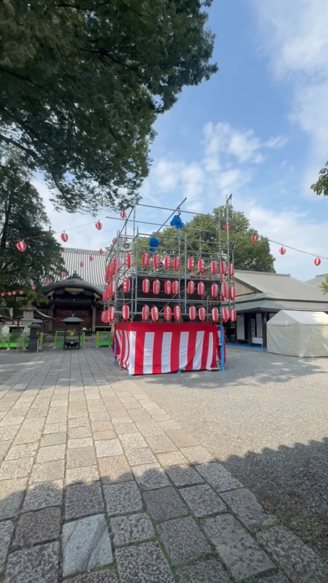 .
.

こんばんは😊

本当はお祭りが始まる前に投稿する予定でしたが
バタバタしてしまいこんな時間になってしまいました。
お祭りの始まる前の動画を作ってみました。
盆踊りのカウントダウン、この映像は外せませんね🤭

今日はご来場いただいた皆さまありがとうございました。

総持寺盆踊り大会は、
田無商業協同組合が主催
田無町第二区町内会の皆さまが共催し
田無盆踊り支援委員会が模擬店など運営を担当しています。

模擬店では、焼きそば、フランクフルト、唐揚げ、
綿菓子、ラムネ、かき氷、ゲームなど、どれも大好評でした！

熊本の募金箱の方にも
皆さんの温かいお気持ちをいただきありがとうございます。

明日も18:00〜21:30まで開催します。

お化け屋敷や盆踊り、模擬店など、夏の思い出づくりにぜひお越しください。

暑さが続きますので、熱中症対策をしてお越しくださいね。

#総持寺
#田無 
#西東京市 
#盆踊り 
#田無盆